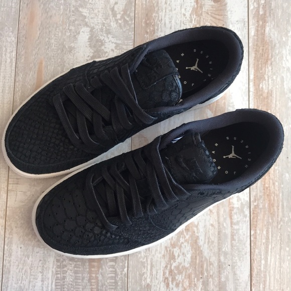 NWT nike Air Jordan 1 retro - Picture 7 of 8